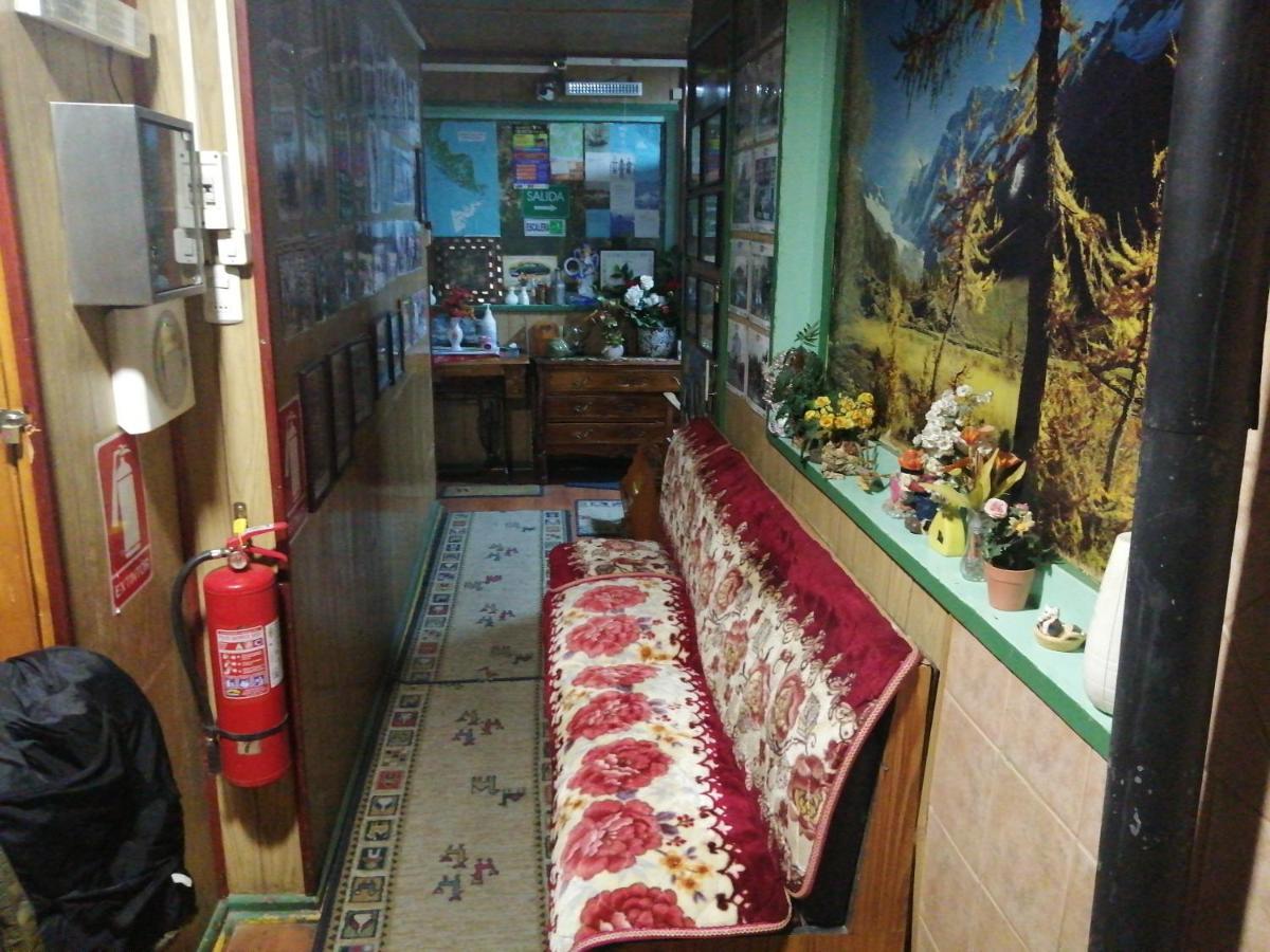 Alojamiento Familiar Rey Acomodação com café da manhã Punta Arenas Exterior foto